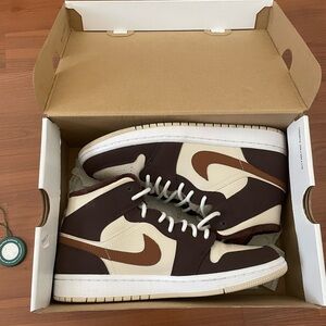 Nike air jordan mid brown basalt oatmeal size 8